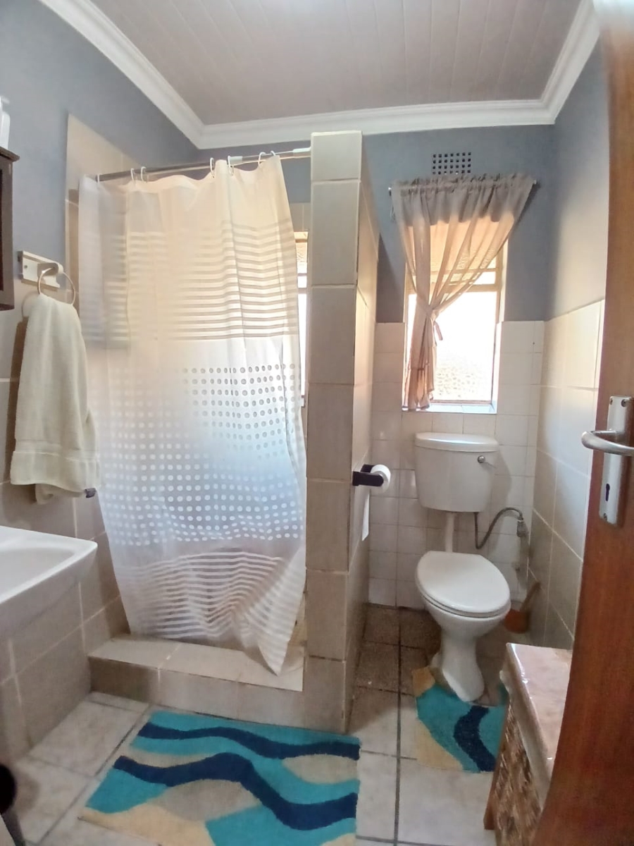 To Let 3 Bedroom Property for Rent in Vaalpark Free State